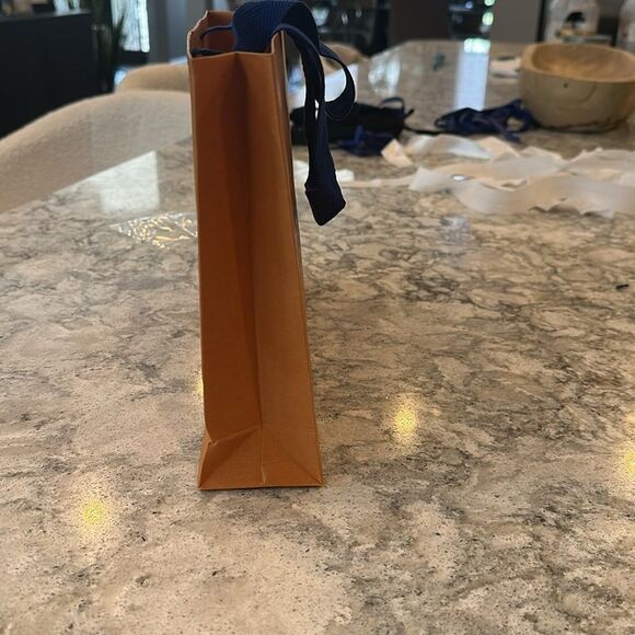 🛍️ Authentic Louis Vuitton Shopping Bag - 11” x 8” x 2.5” - Sleek and Elegant! - Picture 3 of 3